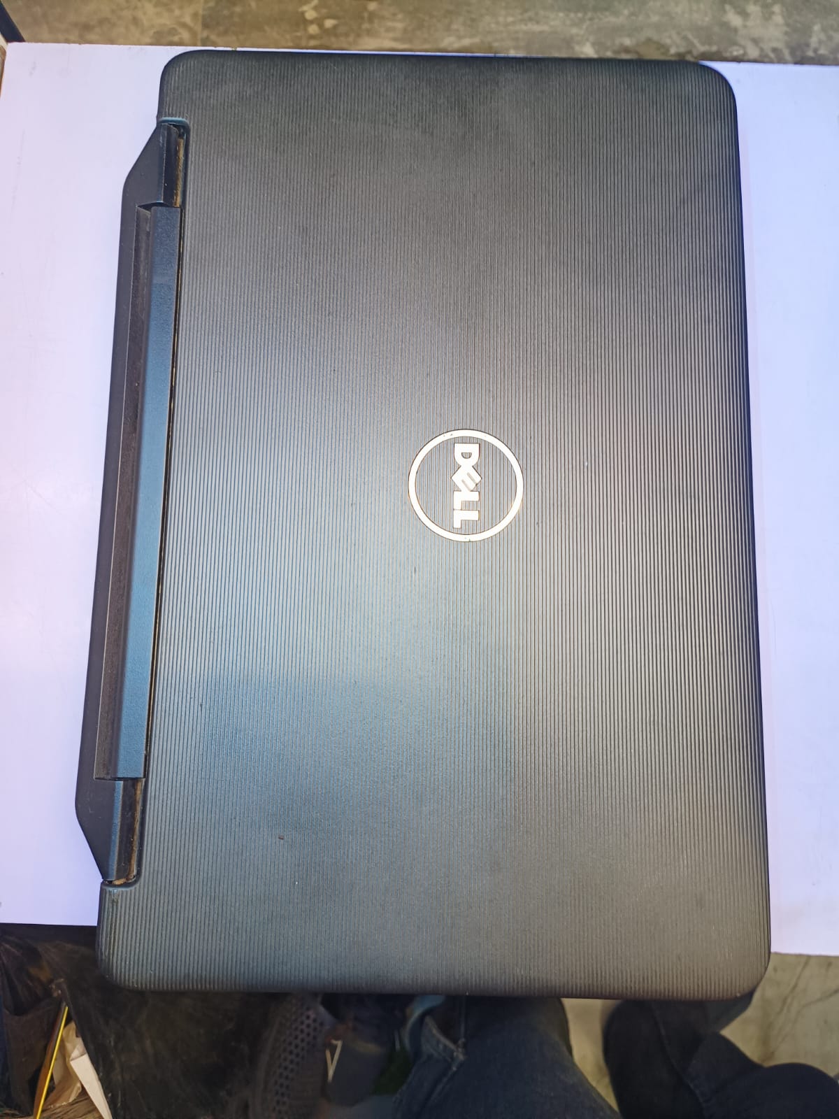 Olds Dell Laptop voostro 2520 i3/3rd Generation/6g.b/500 g.b